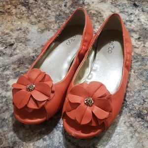 Me Too Open Toe Flats